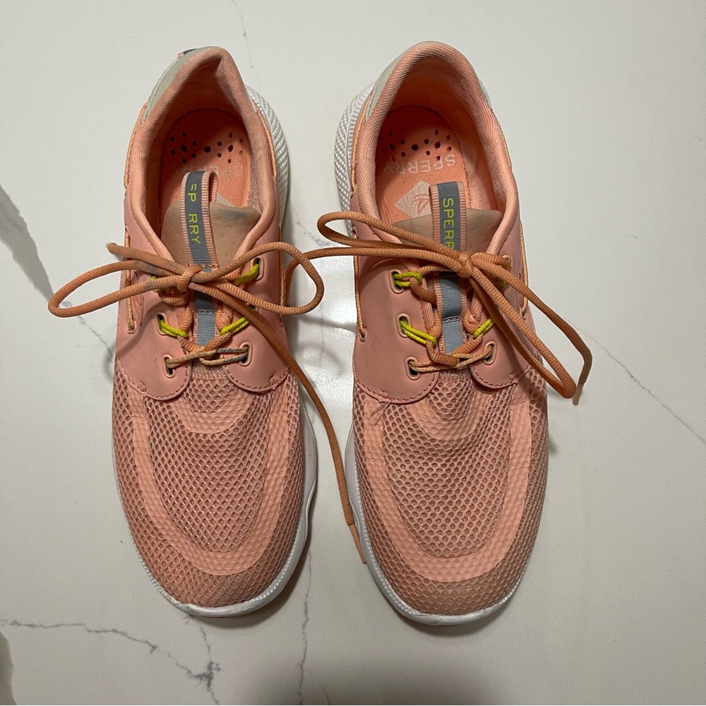 Sperry 7 SEAS 3-Eye Boat Shoes  size 8